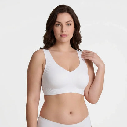 Easelle™ — Feel Fresh, Flawless, and Free All Day Long